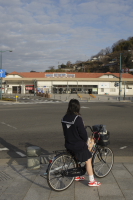 尾道駅前にて