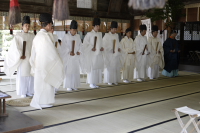 神事にて